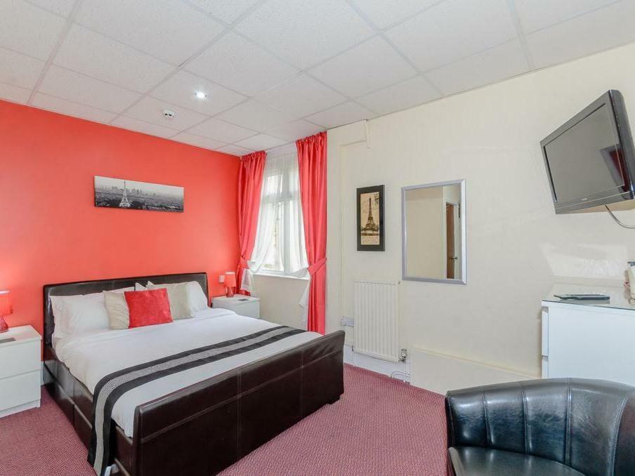 Benson - Small Families & Couples Only Blackpool